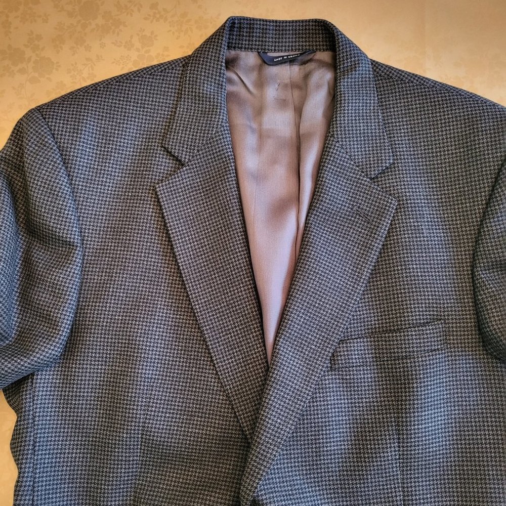 Brooks Brothers gray and dark blue checkered sports coat